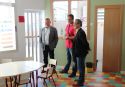 El alcalde y el concejal de Educación han visitado el aula de dos años del CEIP Ausiàs March