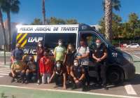 La Policía Local de Sagunto recibe al alumnado TEA del IES María Moliner en el Día Europeo del Autismo