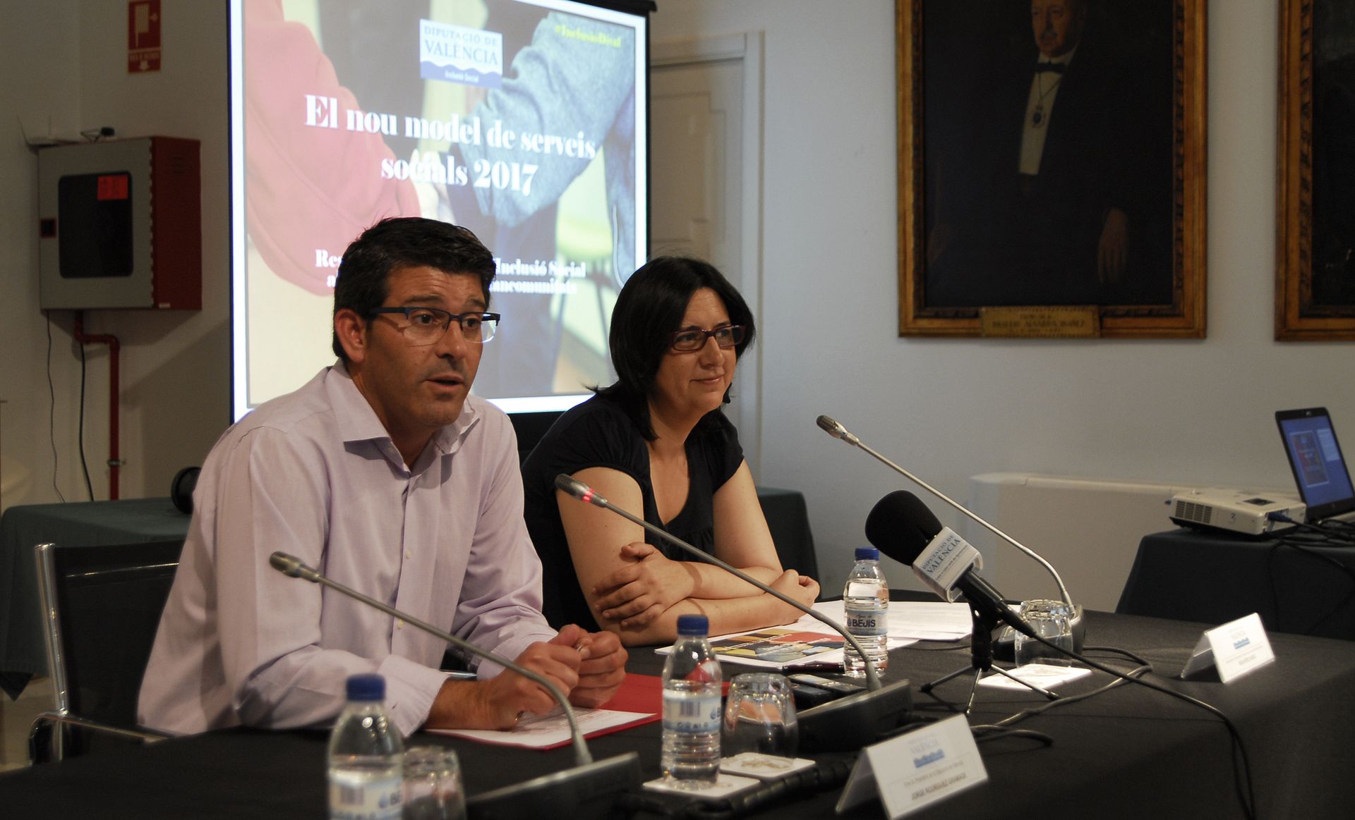 El presidente de la Diputación Jorge Rodríguez junto a la diputada Rosa Pérez Garijo. 0