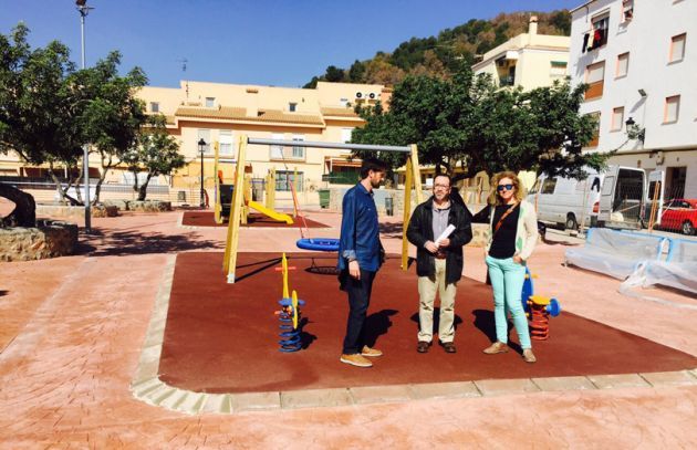 El alcalde, Julio Sánchez, y la Teniente de Alcalde, Inma Villar, han visitado este parque del municipio