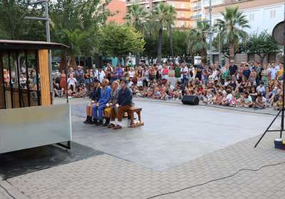 La plaza Cronista Chabret acoge las primeras actuaciones de circo y música del Off Romà
