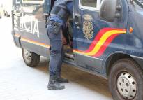 La Policía Nacional detiene en Sagunto a un hombre por robo con violencia y exhibicionismo