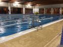 Usuarios de la piscina Almudafer de Puerto critican el mal estado de la sillas para personas con movilidad reducida