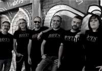 Los integrantes del grupo de rock local, Rots Remember Band