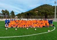 Medio centenar de deportistas participan en el Clinic de Fútbol Femenino del Atlético Gilet