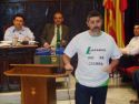 El portavoz de IP, Manuel González, luciendo la camiseta