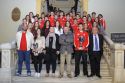 Los equipos juveniles del BM Morvedre y del Club Balonmano Puerto Sagunto son recibidos con honores en el consistorio saguntino
