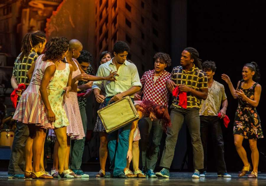Este espectáculo muestra la riqueza y el sincretismo de la danza y la música cubana