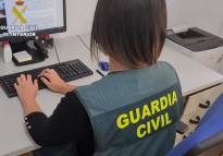 La Guardia Civil detiene en Sagunto a un joven por 18 delitos de estafa a través de redes sociales