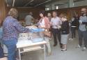 Algunos votantes, esta mañana, en una de las mesas electorales del colegio de Begoña