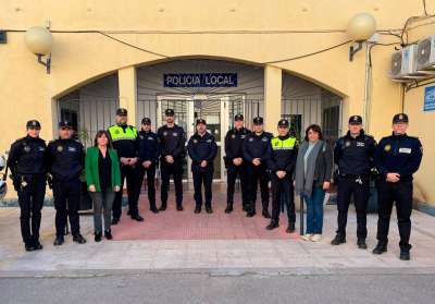 Los nuevos oficiales fueron presentados este lunes en la Central de Policía Local