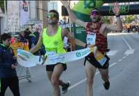 El atleta del TriCanet, Ramon Ejeda, se proclama vencedor de la 15K de Puçol