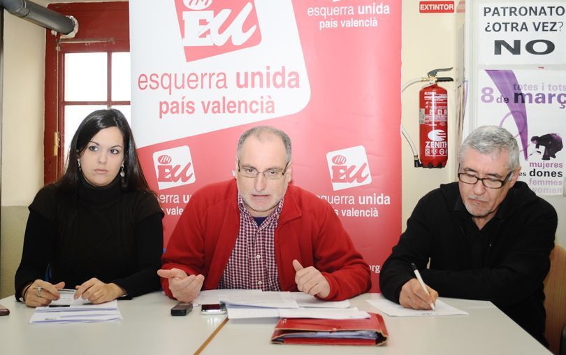 Los tres concejales del grupo municipal de Esquerra Unida en Sagunto