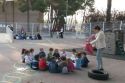 El pasado viernes los pequeños tuvieron que dar clase en el patio del CEIP Villar Palasí