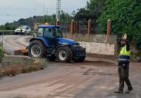El Consell Local Agrari de Sagunto adecúa varios caminos rurales tras el temporal  de la pasada semana