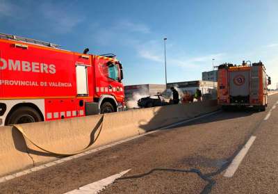Accidente mortal en la avenida del Puerto al chocar un turismo contra un camión