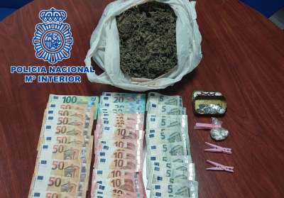 La Policía Nacional desmantela tres puntos de venta de droga y una plantación de marihuana en Sagunto