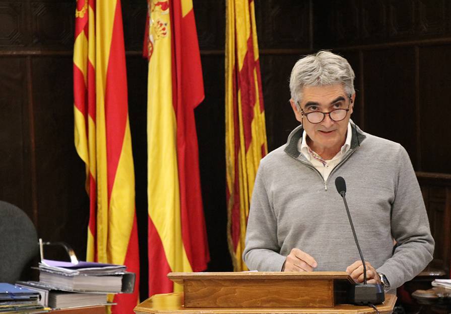 El presidente en funciones del Consell Agrari, Enric Ariño, durante un pleno municipal