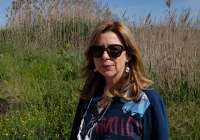 Ana Camarasa Belmonte, catedrática de Geografía Física de la Universitat de València, junto al delta del río Palancia
