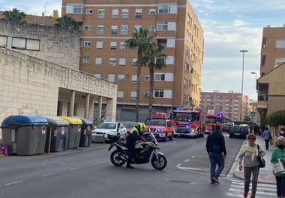 La Policía Local ha cortado el tráfico en la calle Ribera
