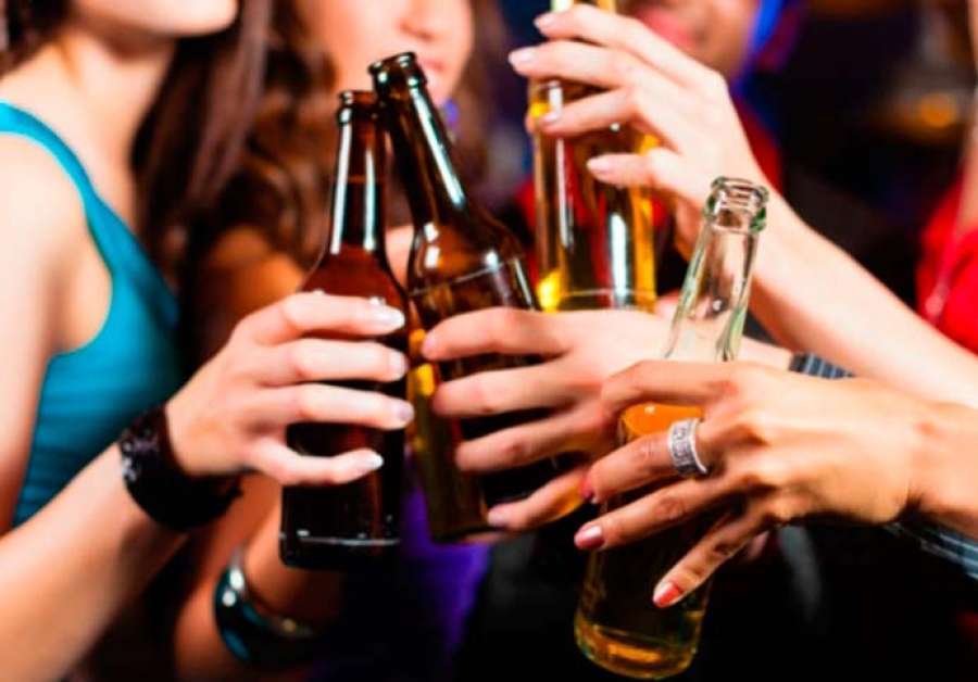 Unas 3.400 personas al año acuden a Sanidad para dejar el alcohol en la Comunitat Valenciana