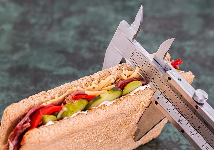 Expertos alertan de que las dietas hipocalóricas o restrictivas aumentan el riesgo de atracones
