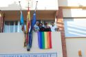 La bandera multicolor ondea por primera vez en el Ayuntamiento de Gilet