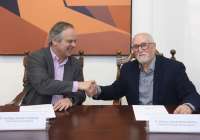 Santiago Álvarez (Saggas) y Alfonso Muñoz (Fundación Bancaja Sagunto) han firmado este convenio de colaboración