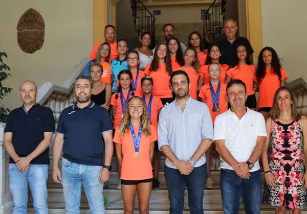Recepción al club de sincronizada Acuático Morvedre tras su cuarto puesto en el Campeonato de España celebrado en Tenerife