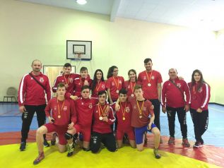 Aluvión de medallas en el campeonato autonómico para el Club de Lluita Morvedre
