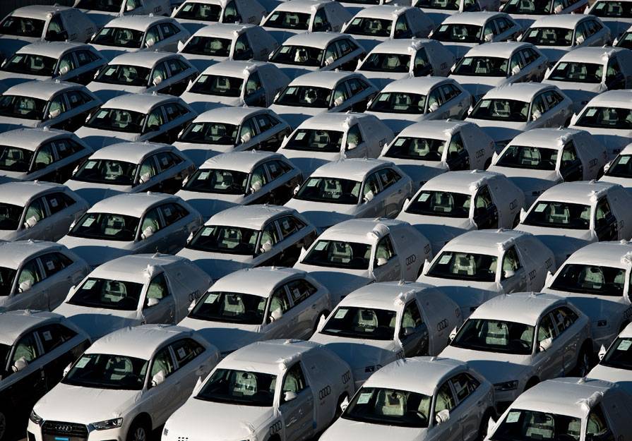 Los fabricantes del sector del automóvil moverán paulatinamente la actividad a finales de abril