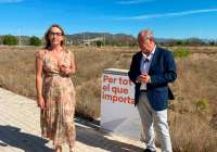 Maria Josep Amigó ha visitado junto a Pepe Gil los terrenos donde se ubicarán las nuevas viviendas de alquiler protegido