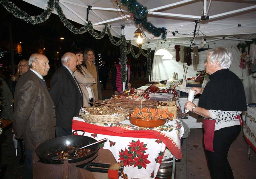 El Mercado de Navidad de Puerto de Sagunto se ha inaugurado este mismo viernes