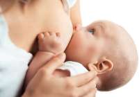 La lactancia materna protege al bebé contra enfermedades comunes y reduce el riesgo de la madre de sufrir patologías como el cáncer