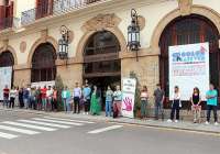 Nuevo minuto de silencio en Sagunto por los asesinatos machistas ocurridos en Alicante, Castellón y Murcia