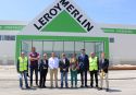 Los representantes municipales han visitado las instalaciones de Leroy Merlin