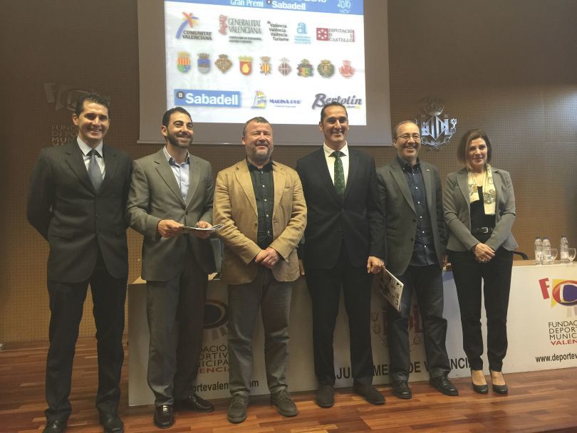 El alcalde de Sagunto, Francesc Fernàndez, ha acudido a la presentación de esta competición