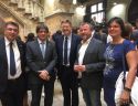 El alcalde de Sagunto, Francesc Fernández, y la diputada Teresa García con los presidentes de la Generalitat Valenciana y de Cataluña