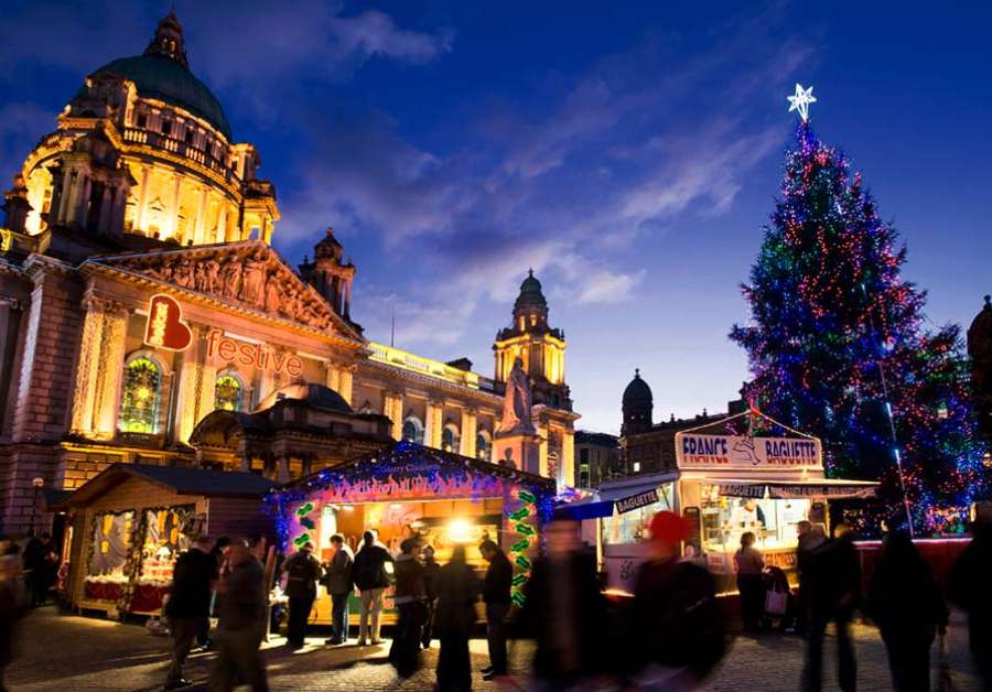 El Ayuntamiento de Belfast se engalana para las fiestas navideñas