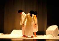 Bambant Teatre representa su nueva obra CoMMando en el Centro Cultural Mario Monreal