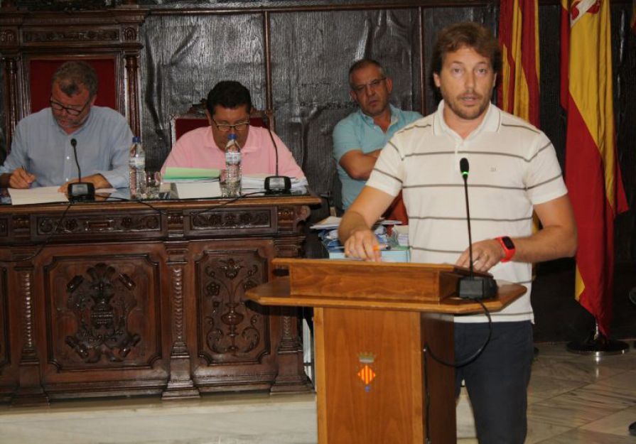 El portavoz de Ciudadanos, Raúl Castillo, durante un pleno municipal