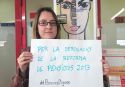 Ana Belén Montero, secretaria de Juventud y Política Social de CCOO PV, mostrando un cartel
