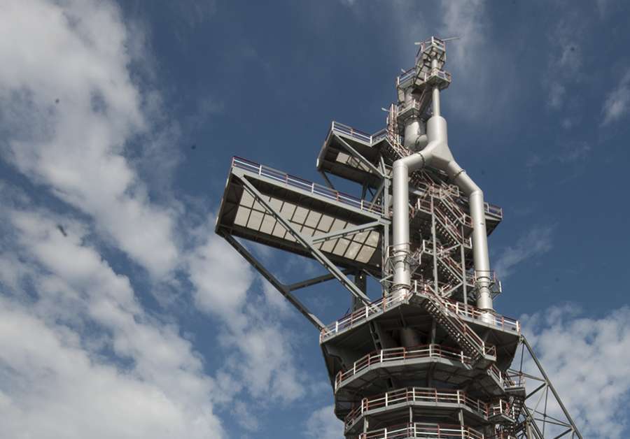 El monumento más emblemático del pasado siderúrgico del núcleo porteño sigue cerrado al público.