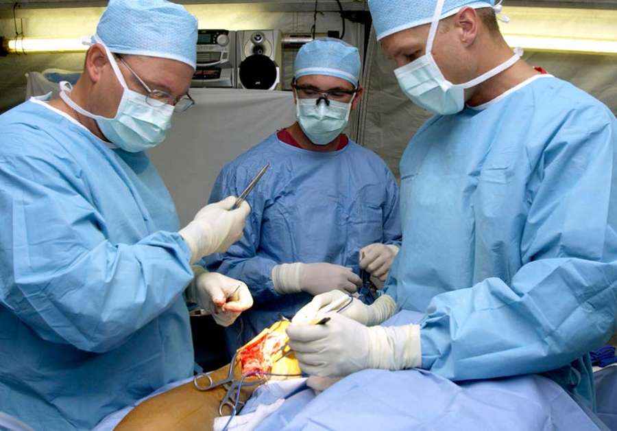 La lista de espera quirúrgica baja 13 días en un mes y 26 en un año en los hospitales valencianos