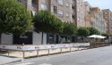 Las terrazas en la plaza Cánovas del Puerto de Sagunto copan todo el espacio para aparcar en esa parte de la acera