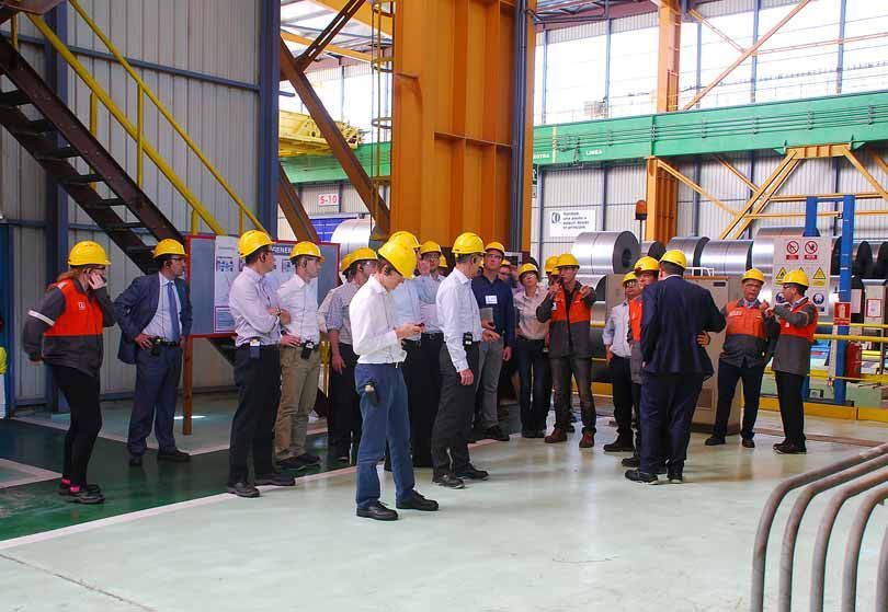Un momento de la visita a la factoría de Sagunto de ArcelorMittal