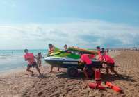 Canet d’en Berenguer llega al ecuador de la temporada estival sin incidentes en la playa