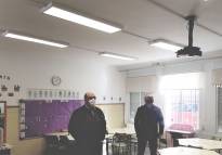 El Ayuntamiento de Sagunto mejora la iluminación de tres colegios del municipio