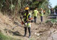 Casi 70 personas desempleadas trabajan en la mejora de los caminos rurales de Sagunto durante este verano