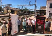 El acto reivindicativo se ha llevado a cabo fuera de la estación de trenes de Sagunto
